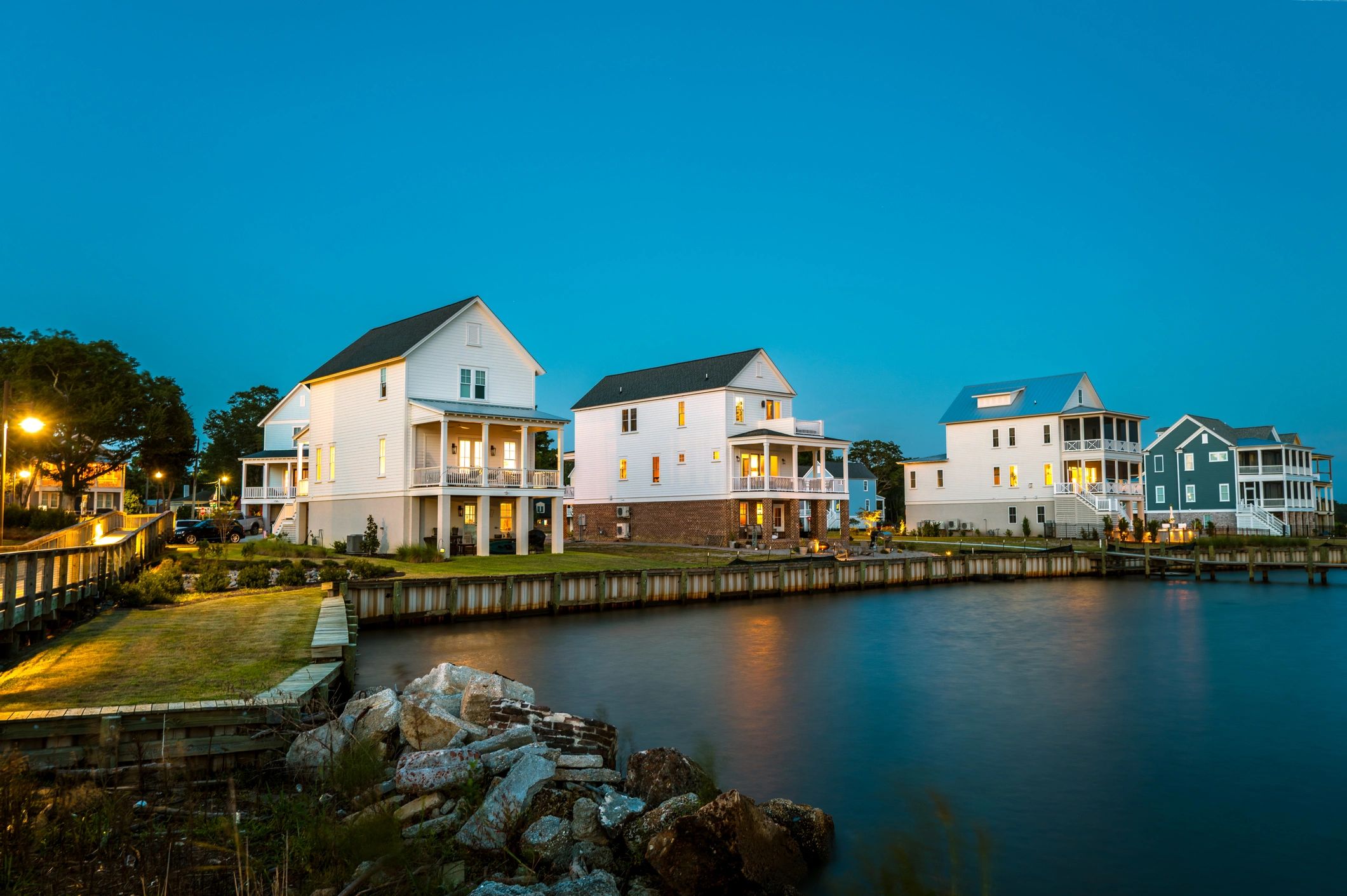 lakefront vacation rental modern home exterior